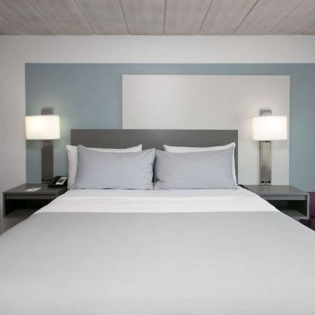 Отель Tryp By Wyndham Колледж-Стейшн Экстерьер фото